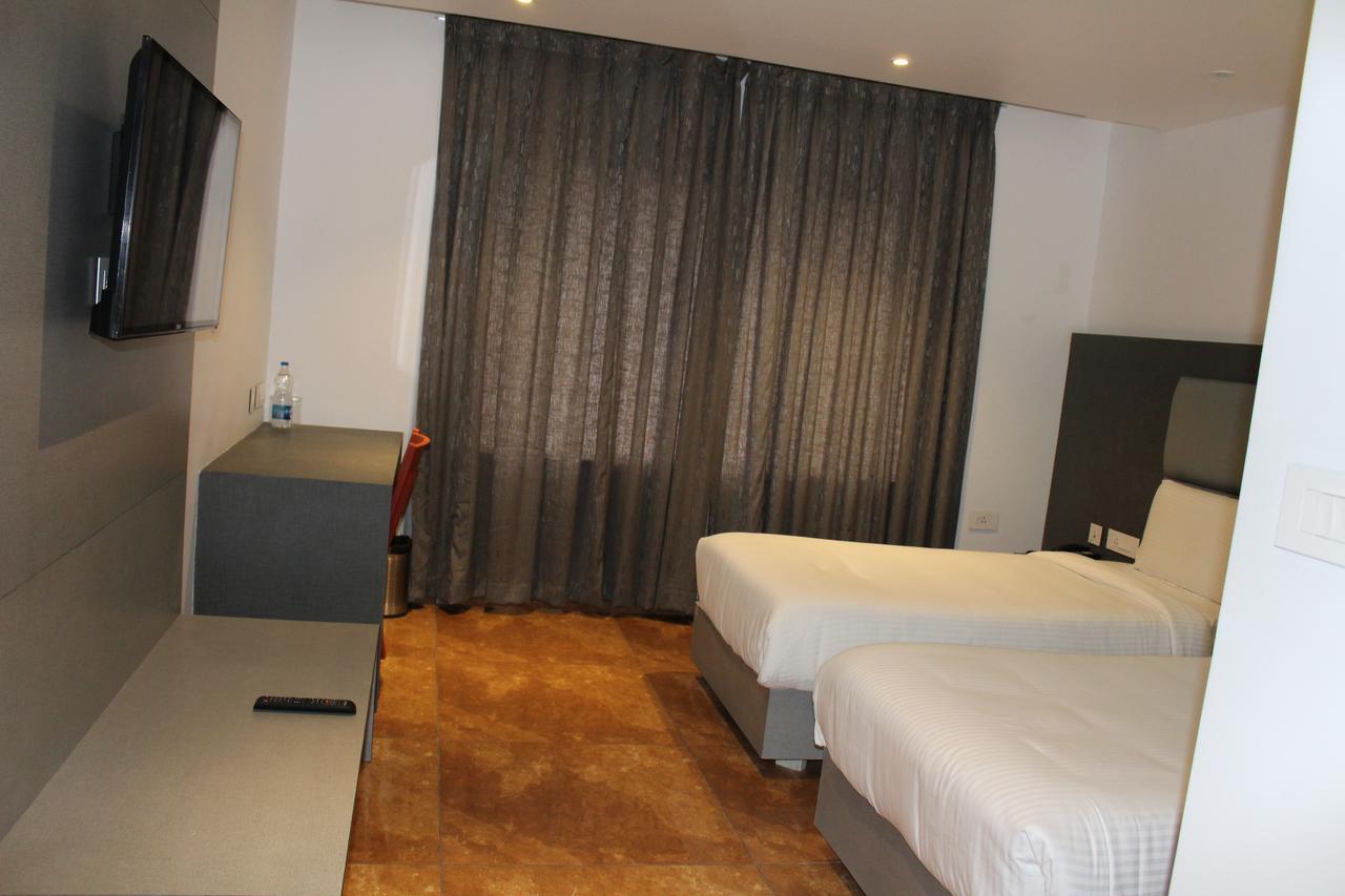 Hotel Hills Tirupattur Tiruppatur Екстериор снимка