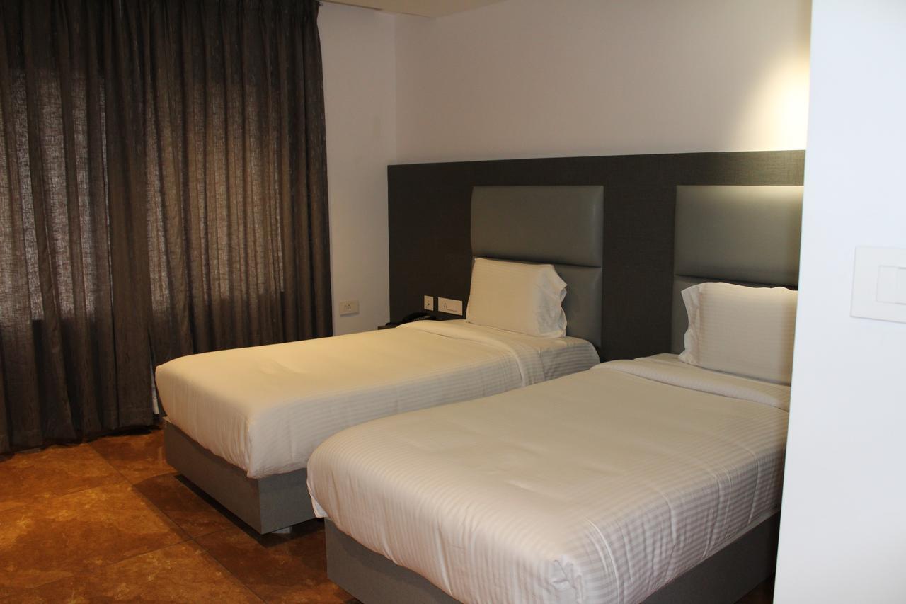 Hotel Hills Tirupattur Tiruppatur Екстериор снимка